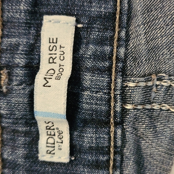 Women's Riders by Lee Midrise Bootcut Jeans. Size 16P - Picture 3 of 5